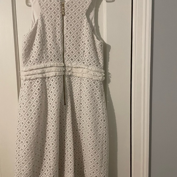 Elegant White Textured Dress - Picture 2 of 5